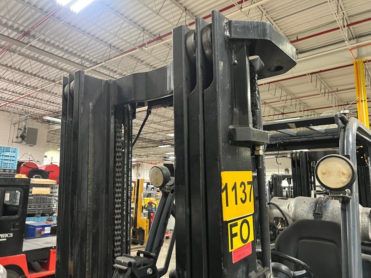 #2004-•-toyota-4500-lb.-forklift-image-6