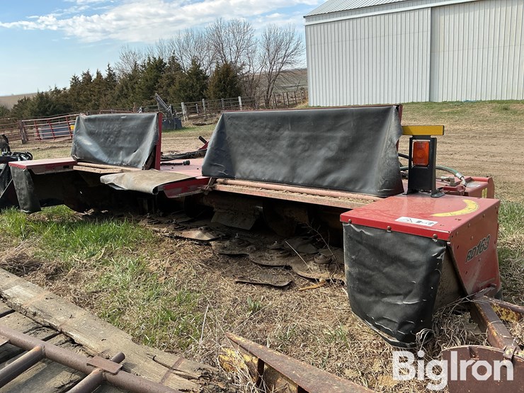 2015-case-ih-rd163-image-1