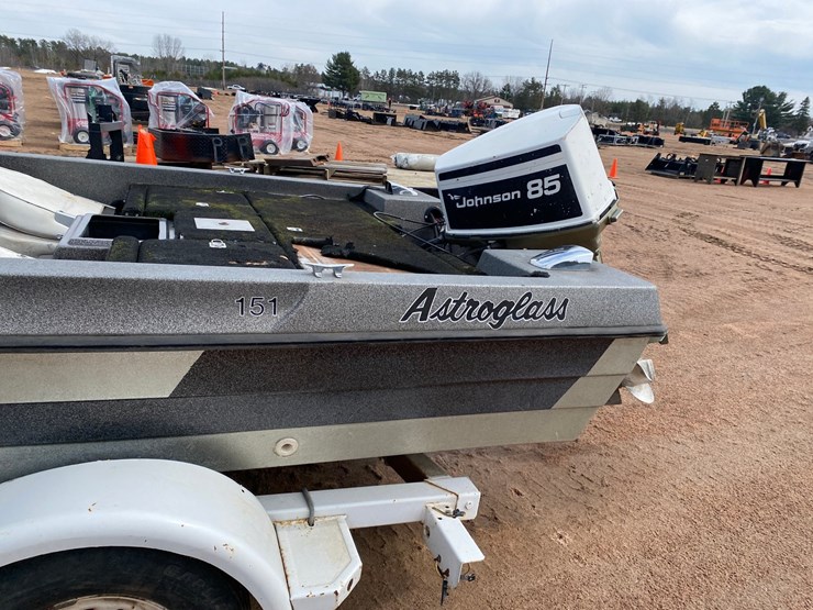 #1577-•-1987-15'-astroglass-boat-(has-registration-card)-image-13