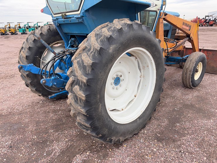 1980-ford-6700-image-14