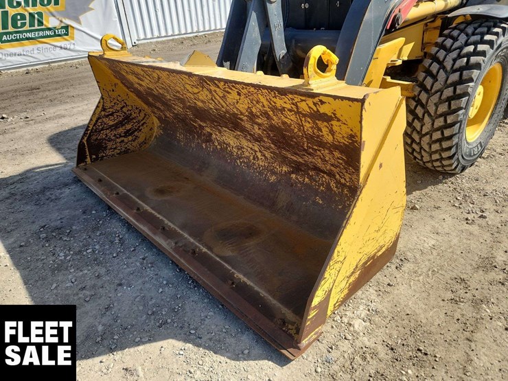 2016-deere-410l-image-22