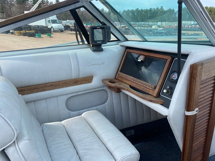 #1566-•-1986-celebrity-v190-19'-boat-(has-wi-title)-image-32