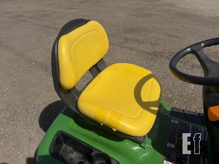2018-john-deere-x330-image-15