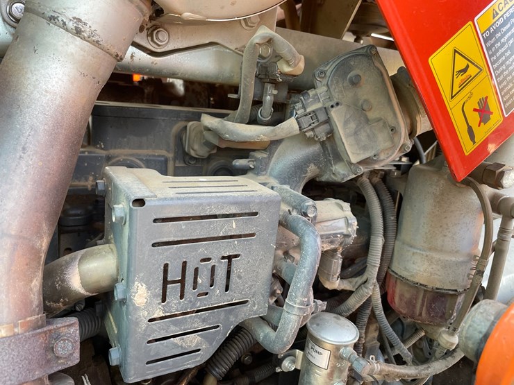 2014-kubota-m135gx-image-48