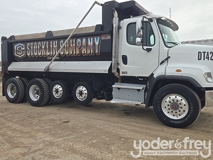 2019-freightliner-108sd-image-16