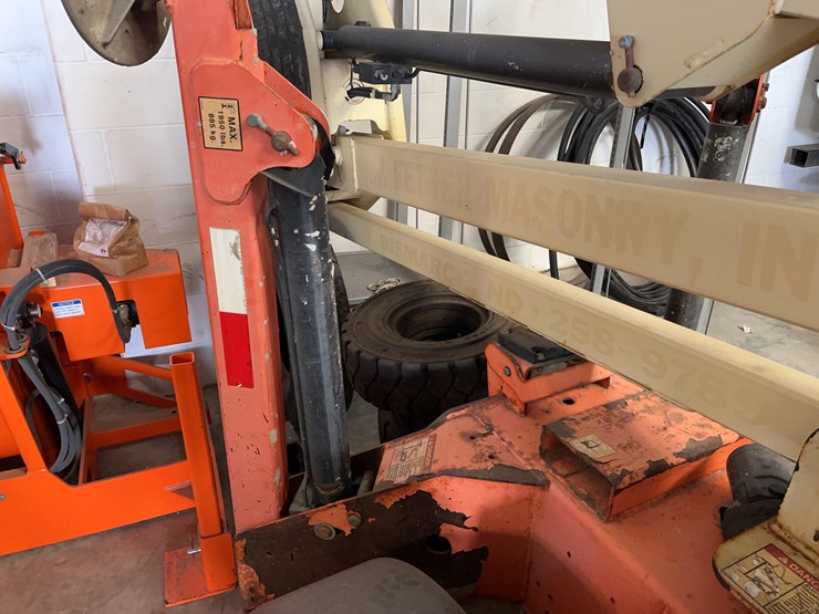 2008-jlg-t350-manlift-image-17