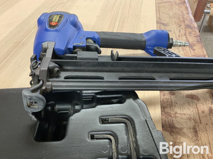 campbell-hausfeld-nb006400av-air-nailer-image-11