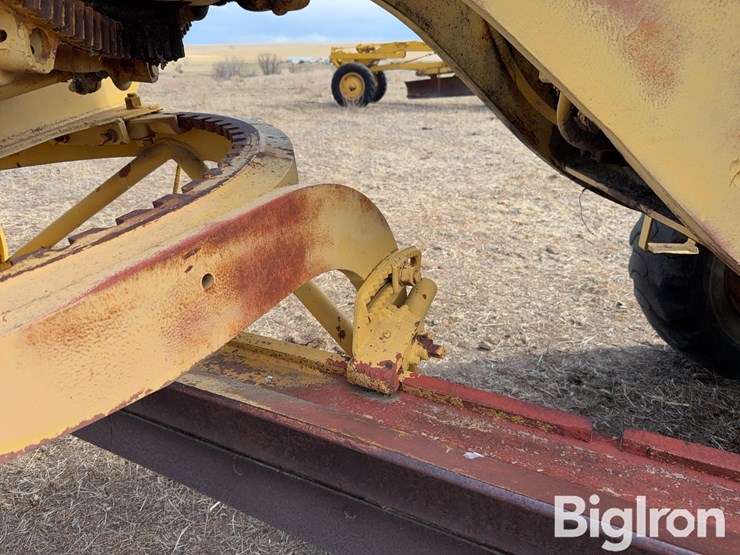 caterpillar-12-image-18