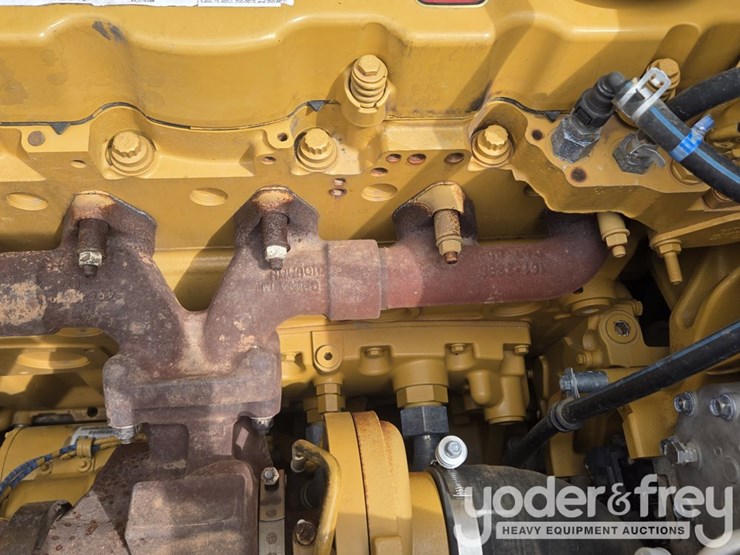 2021-caterpillar-336-image-97