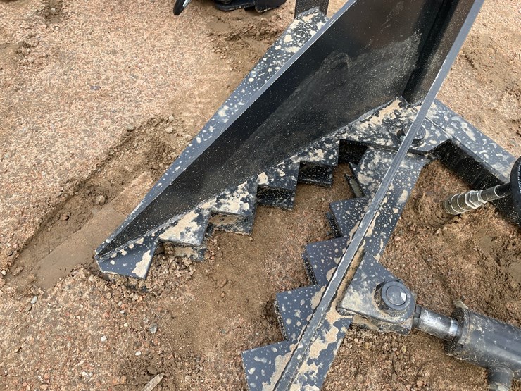 #4135-•-jct-hydraulic-tree-puller-attachment-image-7