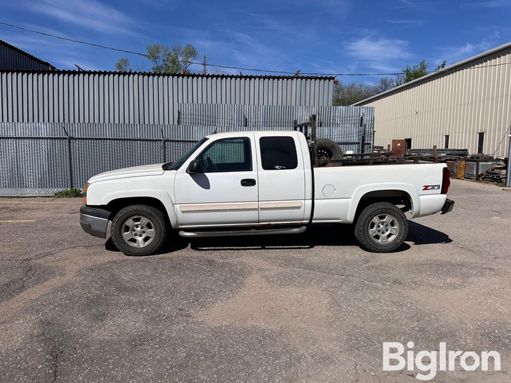 2004-chevrolet-silverado-1500-z71-image-8