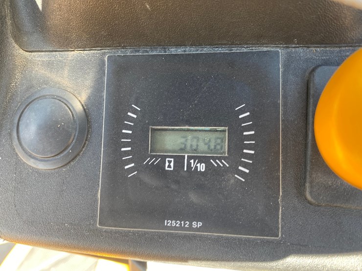 #1546-•-cub-cadet-xti-lt-50"-riding-lawn-mower-image-30