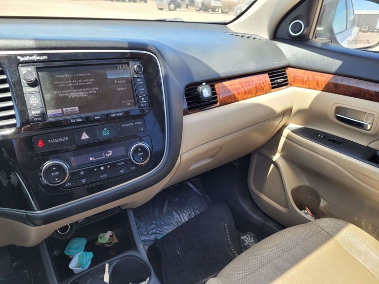 2014-mitsubishi-outlander-image-20
