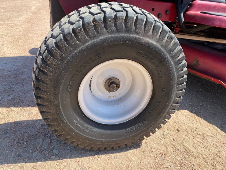 #1545-•-white-lt1850-hydro-riding-lawn-mower-image-12