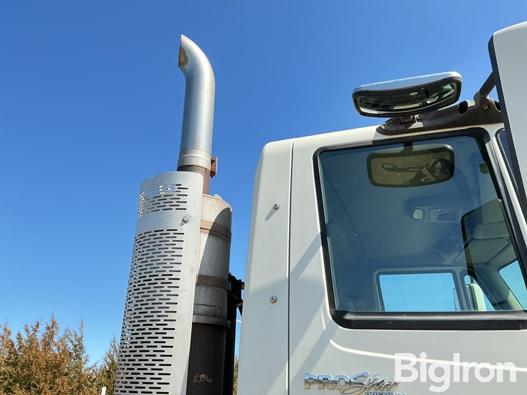 2011-international-prostar-image-15