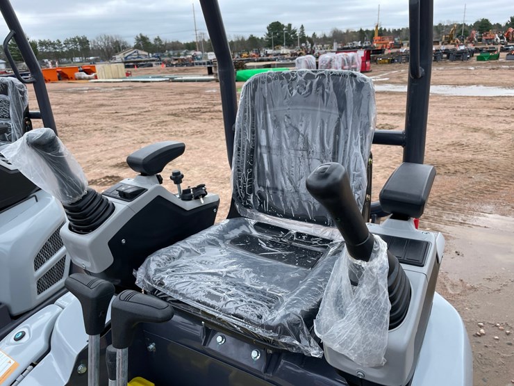 #5517-•-new-ats-me18-mini-excavator-image-9