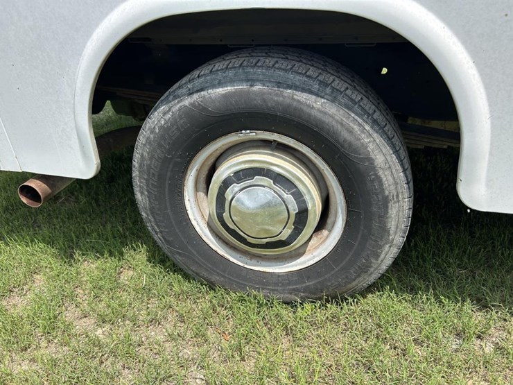 2004-ford-e350-image-5