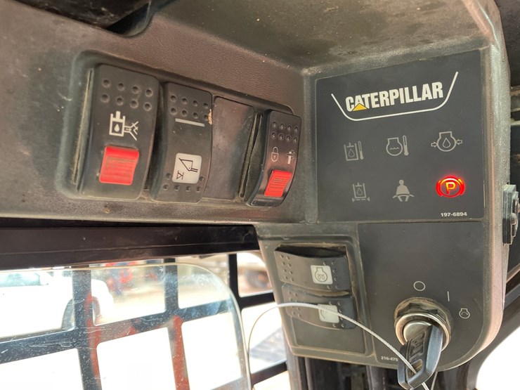 2005-caterpillar-252b-image-26