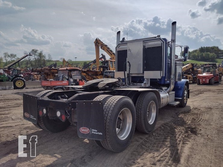 2012-peterbilt-389-image-35