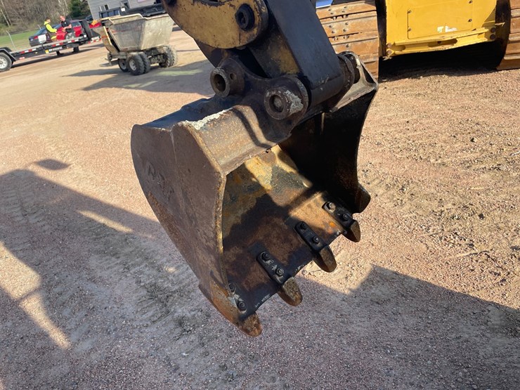 2005-caterpillar-301.8-image-10