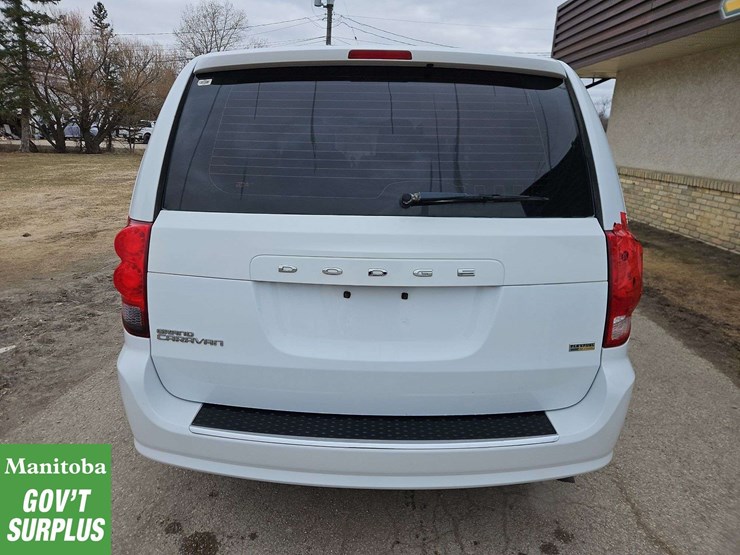 2014-dodge-grand-caravan-image-8