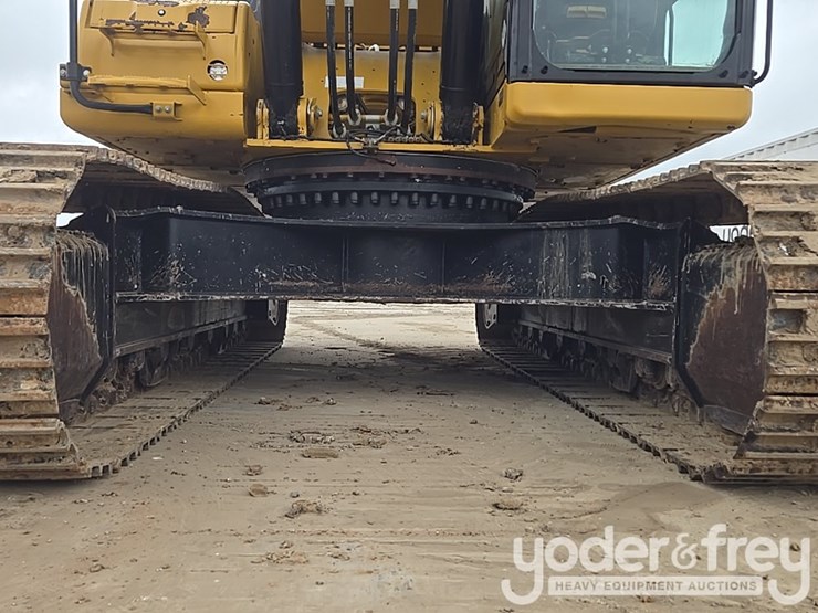 2021-caterpillar-336-image-22