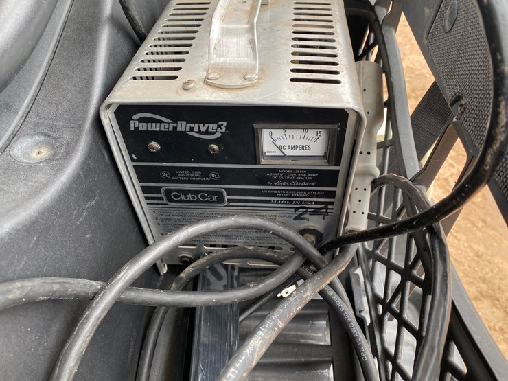 #1580-•-club-car-electric-golf-cart-with-charger-image-23