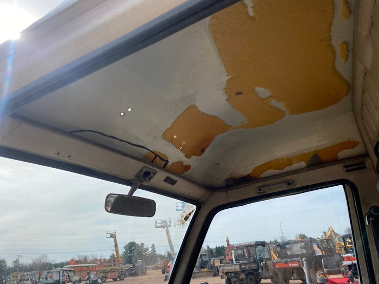 #1561-•-mitsubishi-minicab-truck-(no-title)-image-28