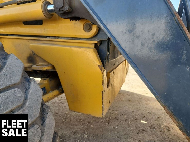 2017-deere-410l-image-36