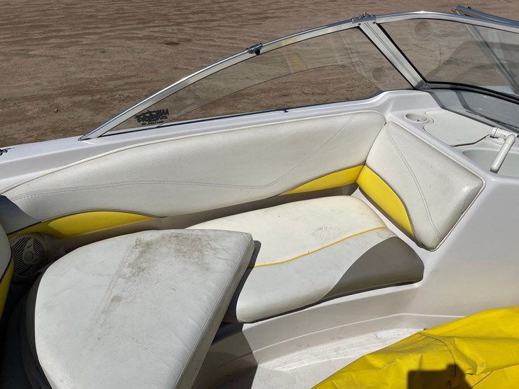 #1572-•-2005-tahoe-204-boat-(has-wi-title)-image-31