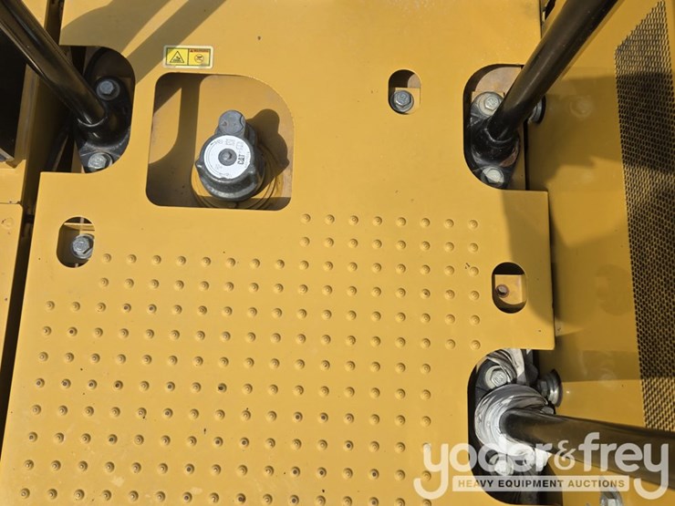 2021-caterpillar-336-image-125