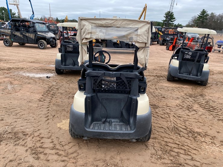 #1583-•-club-car-electric-golf-cart-with-charger-image-8