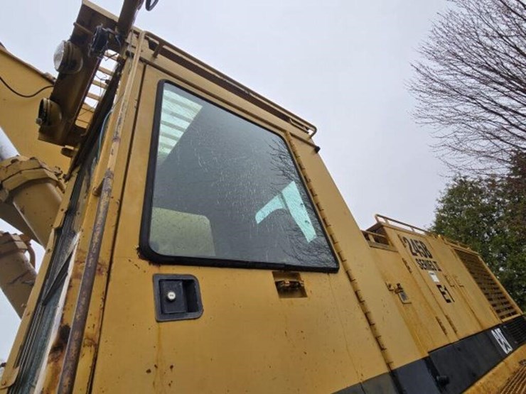 1990-caterpillar-245b-image-35