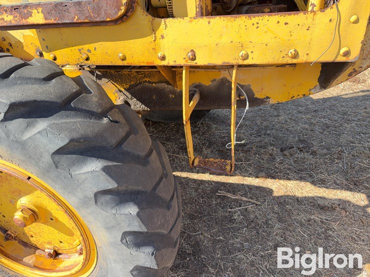 caterpillar-12-image-16