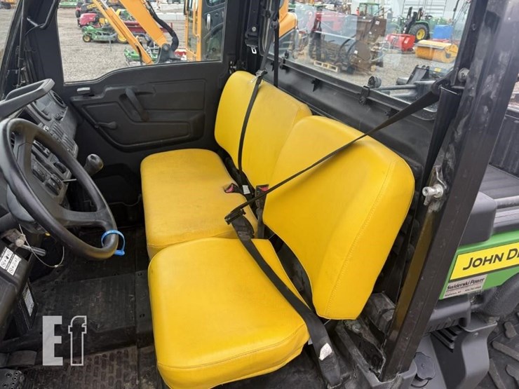 2022-john-deere-gator-xuv-835m-image-15