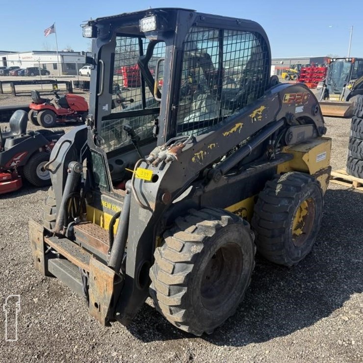 2018 NEW HOLLAND L220