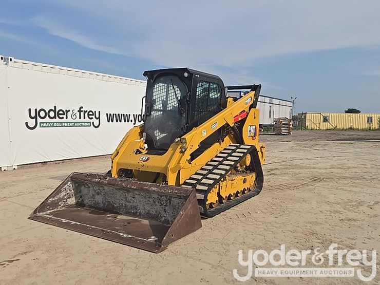 2022-caterpillar-299d3-image-1