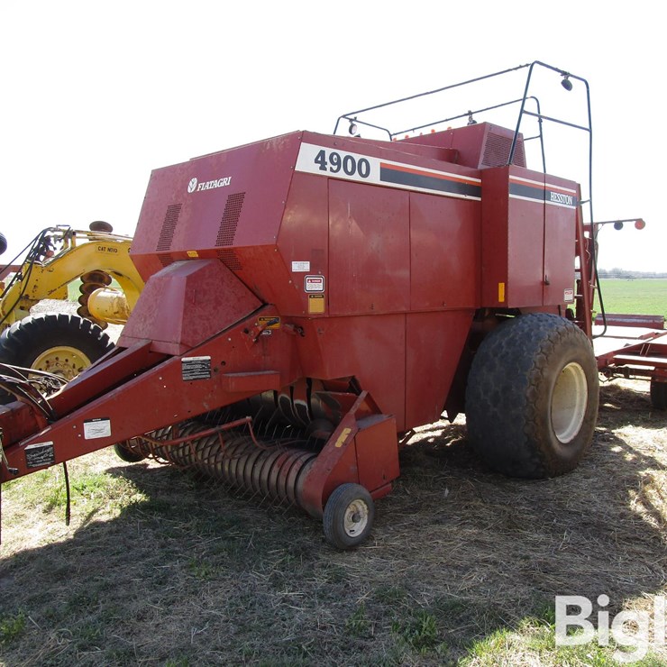 1989 HESSTON 4900