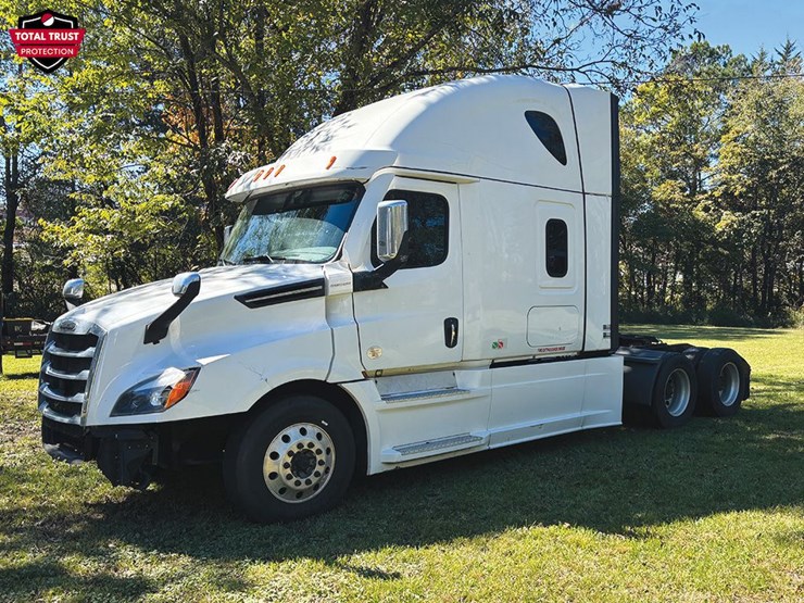 2021-freightliner-cascadia-126-image-1