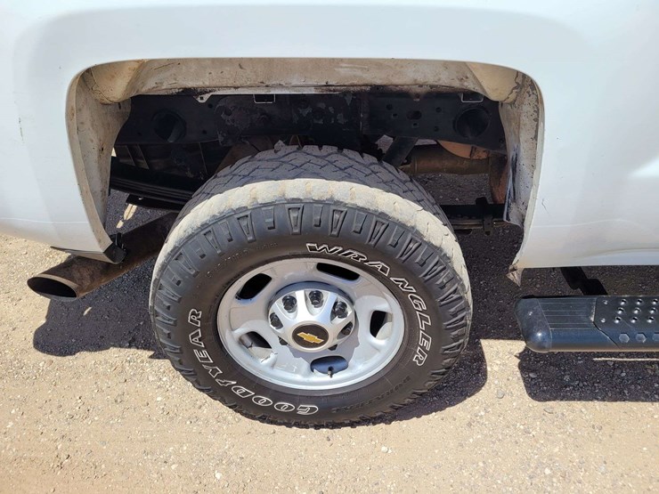 2016-chevrolet-silverado-2500-image-5