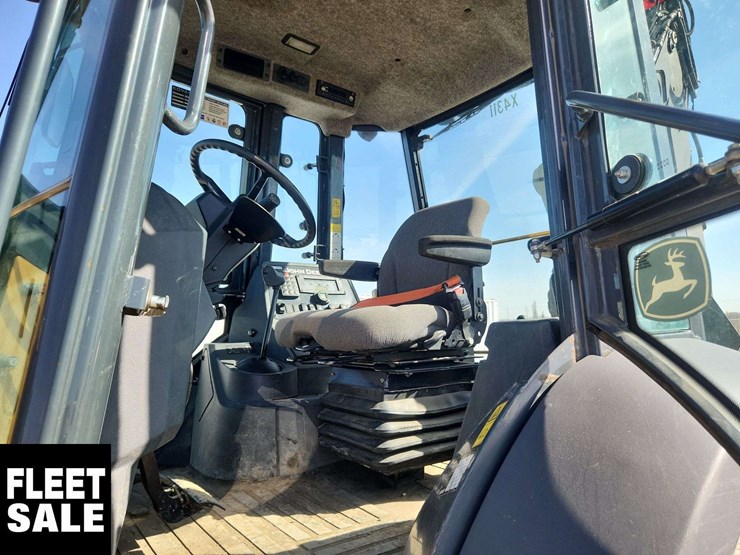 2016-deere-410l-image-21
