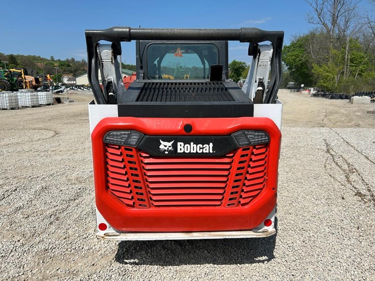 2023-bobcat-t64-image-3