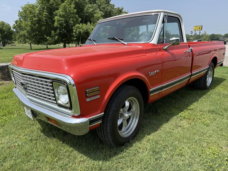 1972-chevrolet-custom-deluxe-image-2