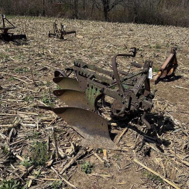 John Deere 3 bottom plow