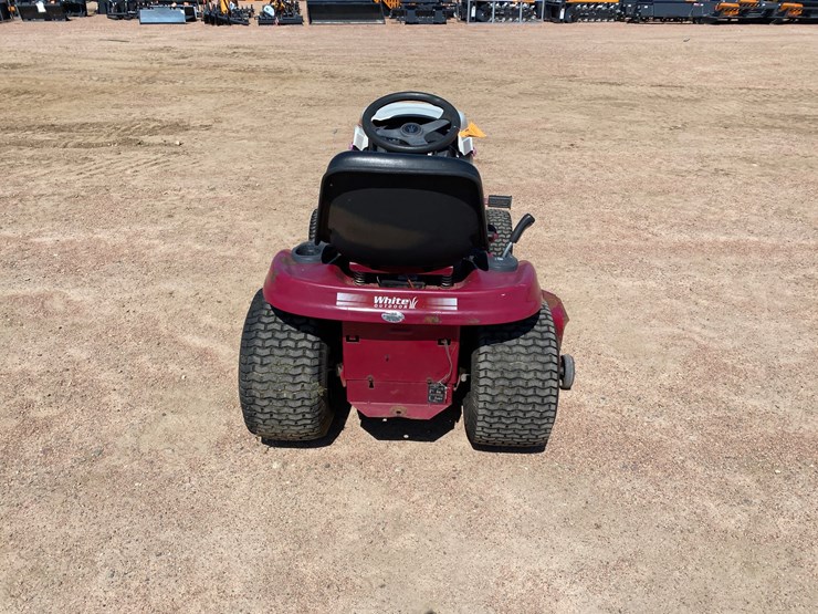 #1545-•-white-lt1850-hydro-riding-lawn-mower-image-7