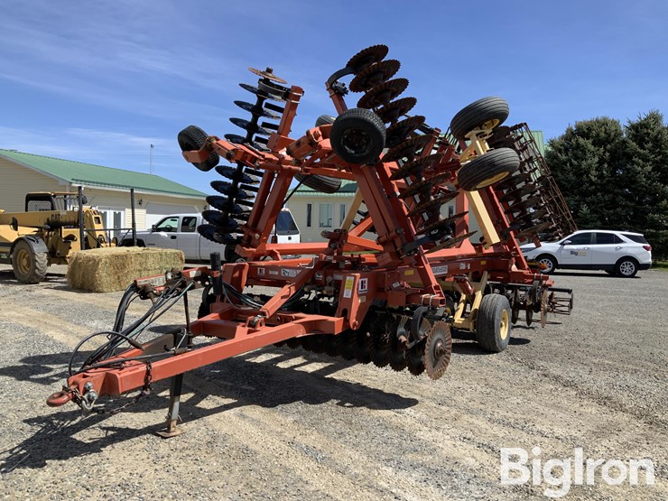 2011-kuhn-krause-excelerator-8000-image-1