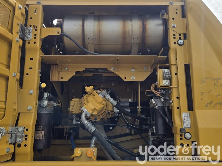 2021-caterpillar-336-image-63