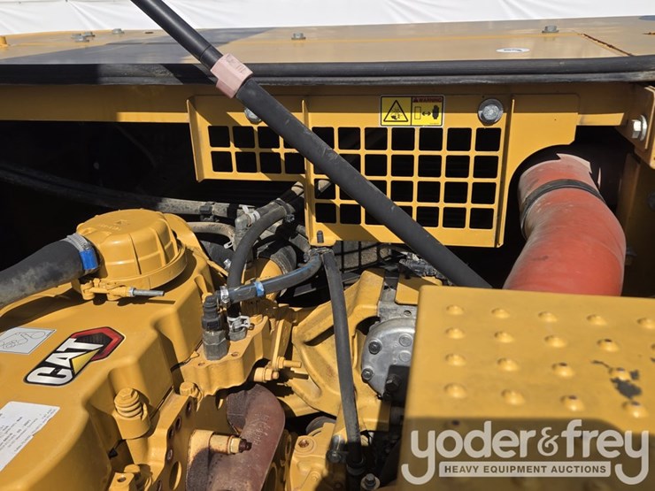 2021-caterpillar-336-image-76