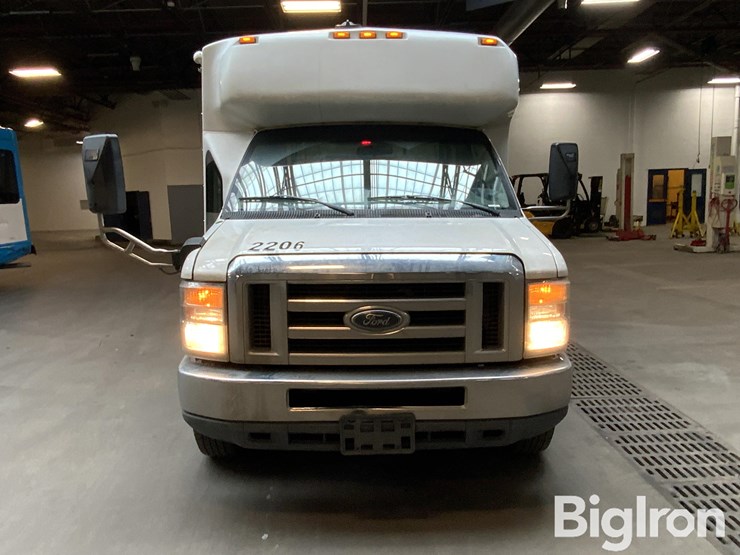 2013-ford-e450-image-2