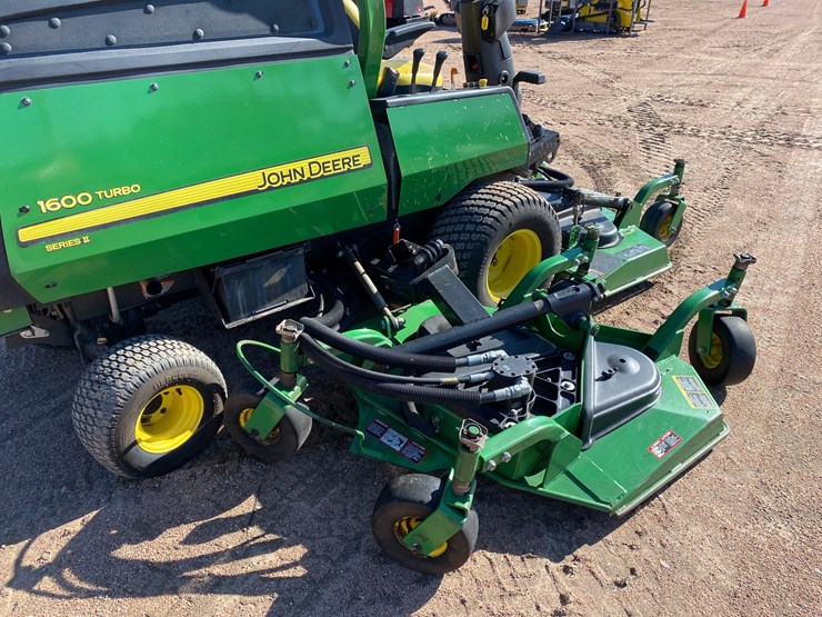 2014-john-deere-1600t-image-27